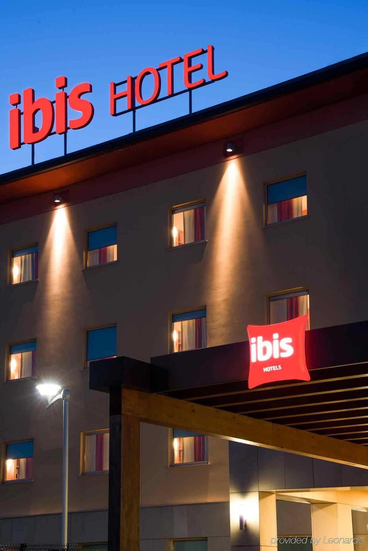 Ibis Como Grandate Exterior foto